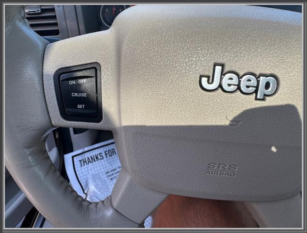 Photo of 2005 Bright Silver Metallic Clearcoat Jeep Grand Cherokee