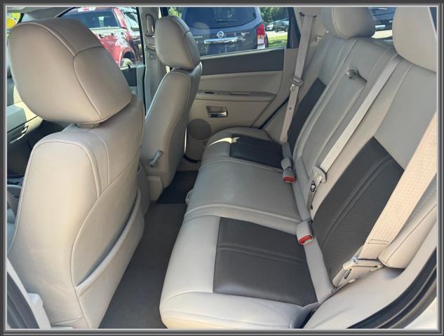 Photo of 2005 Bright Silver Metallic Clearcoat Jeep Grand Cherokee