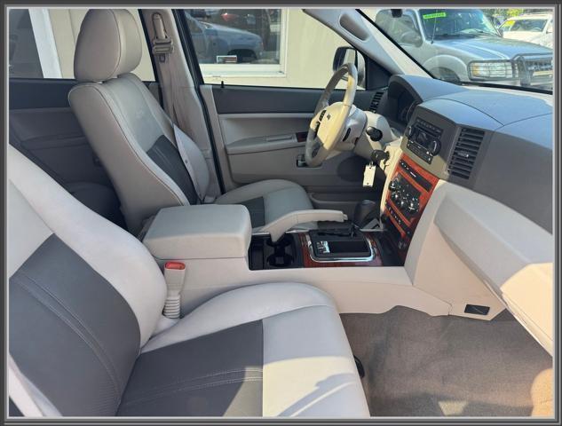Photo of 2005 Bright Silver Metallic Clearcoat Jeep Grand Cherokee