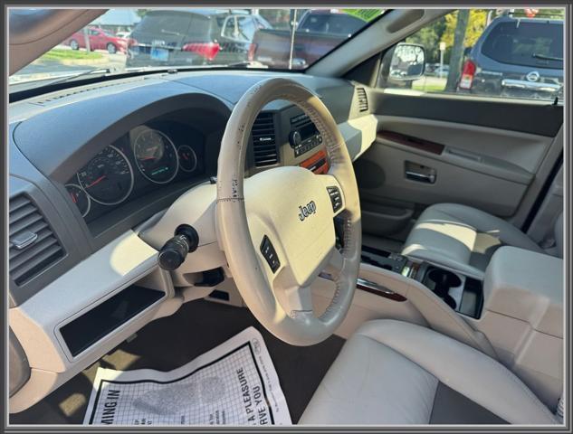 Photo of 2005 Bright Silver Metallic Clearcoat Jeep Grand Cherokee