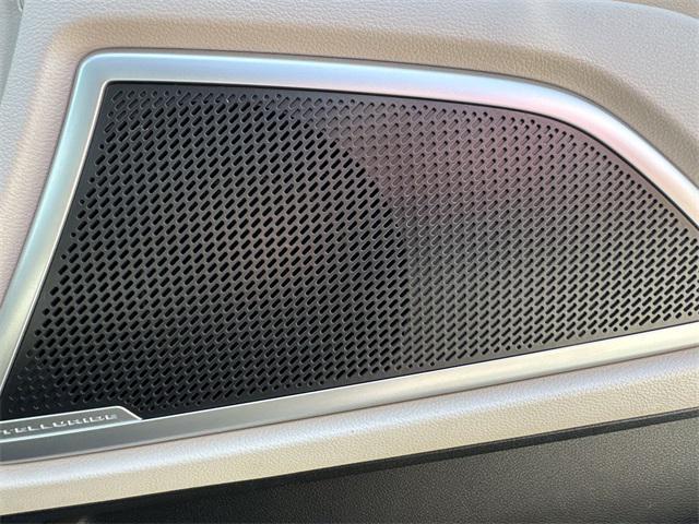 Photo of 2022 Ebony Black Kia Telluride