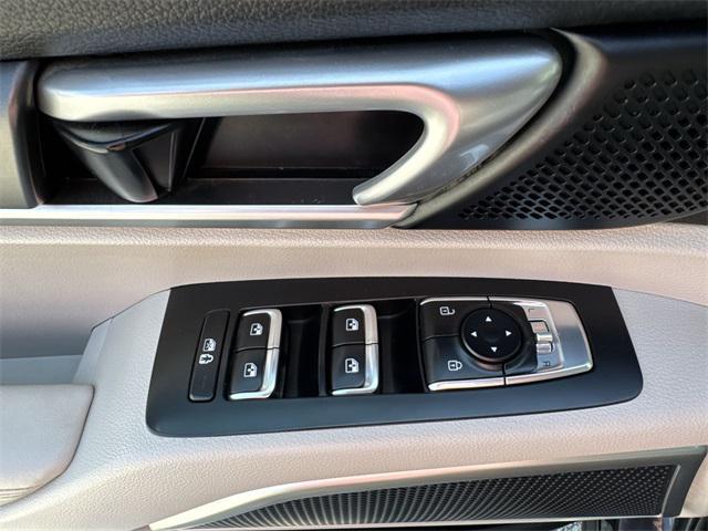 Photo of 2022 Ebony Black Kia Telluride