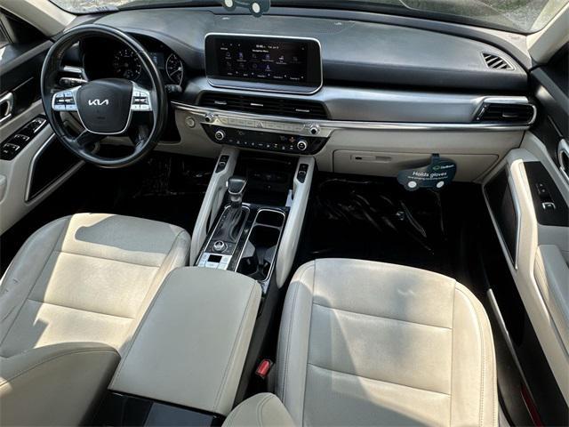 Photo of 2022 Ebony Black Kia Telluride
