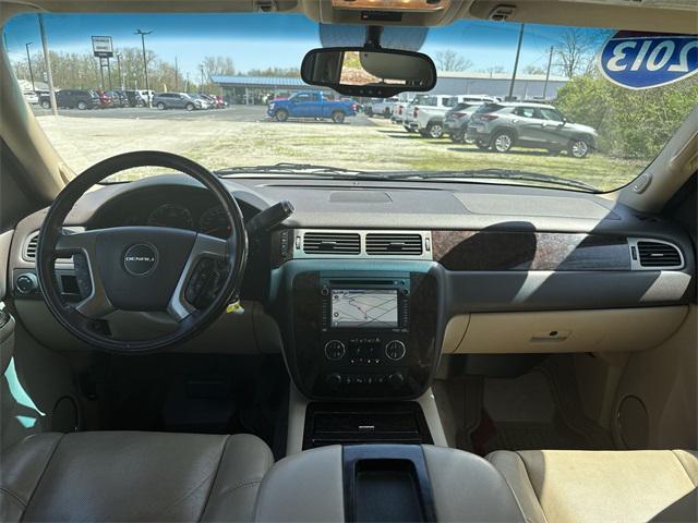Photo of 2013 White Diamond Tricoat GMC Yukon