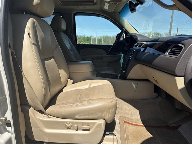 Photo of 2013 White Diamond Tricoat GMC Yukon