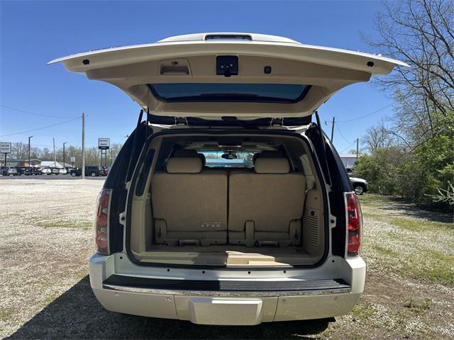 Photo of 2013 White Diamond Tricoat GMC Yukon