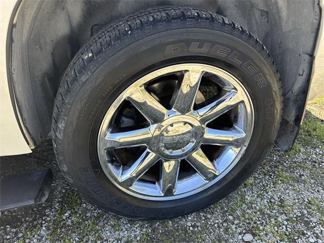 Photo of 2013 White Diamond Tricoat GMC Yukon
