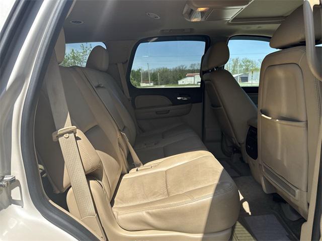 Photo of 2013 White Diamond Tricoat GMC Yukon