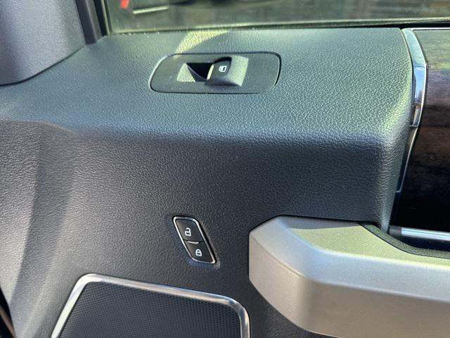 Photo of 2022 Agate Black Metallic Ford F-250