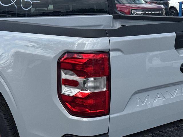 Photo of 2025 Space White Metallic Ford Maverick