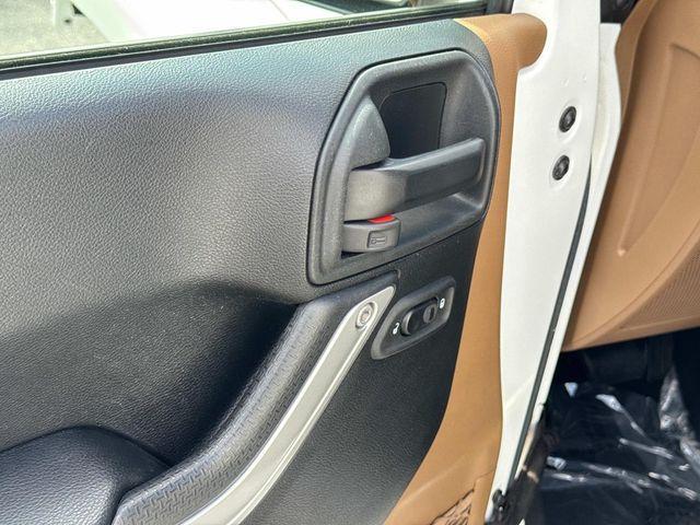 Photo of 2018 Bright White Clearcoat Jeep Wrangler JK Unlimited