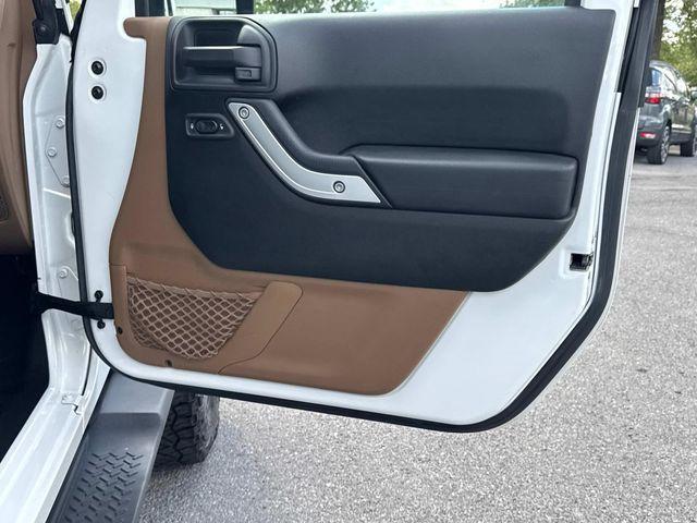 Photo of 2018 Bright White Clearcoat Jeep Wrangler JK Unlimited