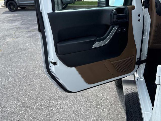 Photo of 2018 Bright White Clearcoat Jeep Wrangler JK Unlimited