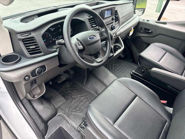 Photo of 2025 Oxford White Ford Transit-250