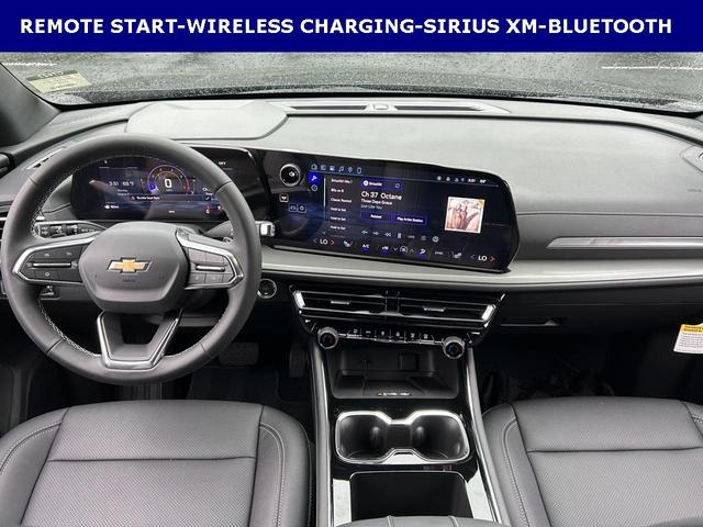 Photo of 2026 Mosaic Black Metallic Chevrolet Traverse