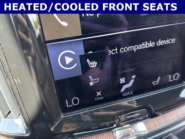 Photo of 2021 Onyx Black Metallic Volvo XC60