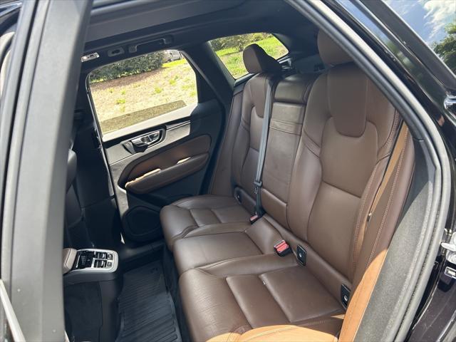 Photo of 2021 Onyx Black Metallic Volvo XC60
