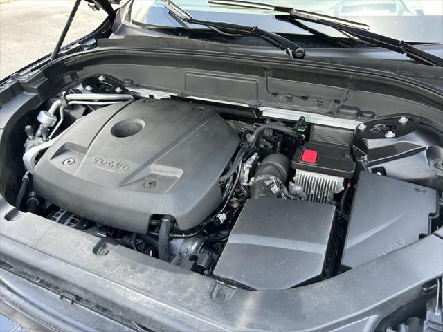 Photo of 2021 Onyx Black Metallic Volvo XC60