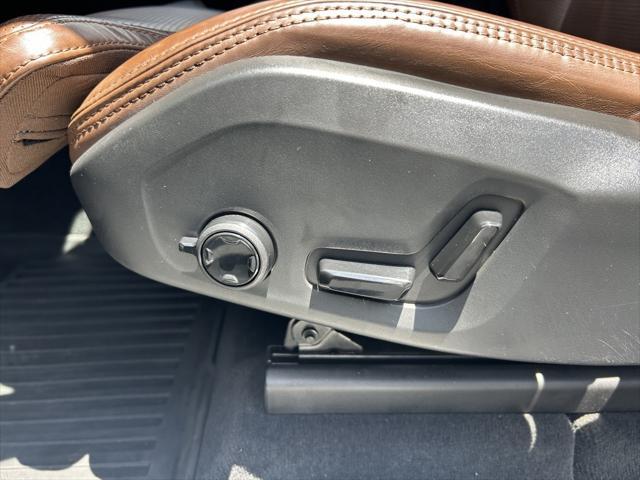 Photo of 2021 Onyx Black Metallic Volvo XC60
