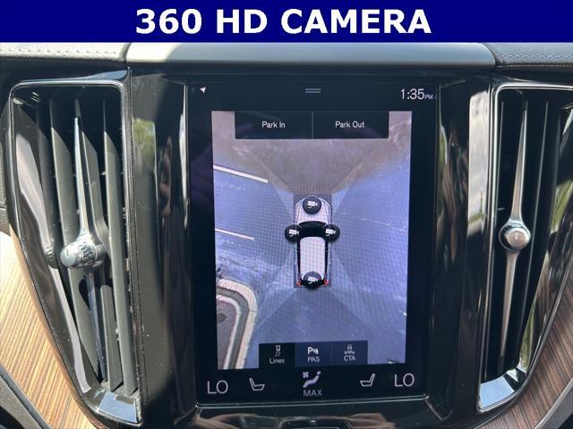 Photo of 2021 Onyx Black Metallic Volvo XC60