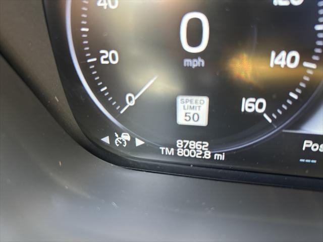 Photo of 2021 Onyx Black Metallic Volvo XC60