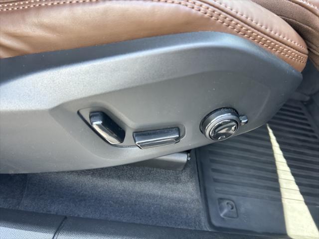 Photo of 2021 Onyx Black Metallic Volvo XC60