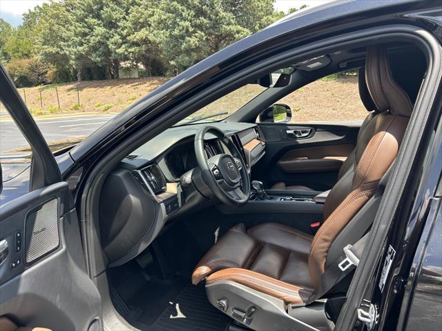 Photo of 2021 Onyx Black Metallic Volvo XC60