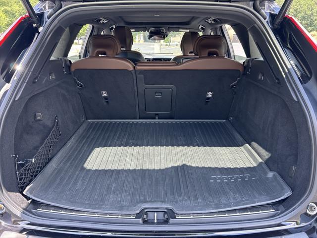 Photo of 2021 Onyx Black Metallic Volvo XC60