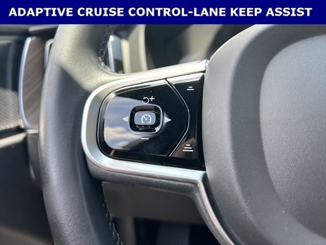Photo of 2021 Onyx Black Metallic Volvo XC60