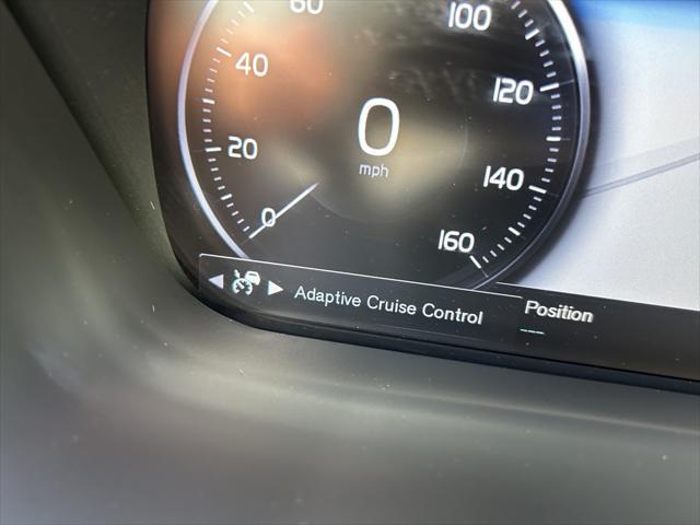 Photo of 2021 Onyx Black Metallic Volvo XC60