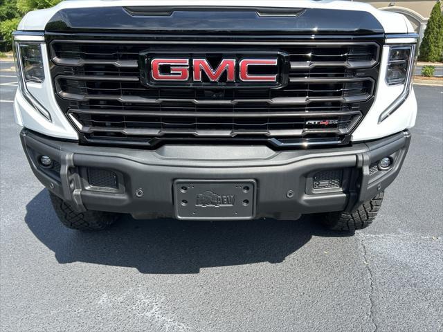 Photo of 2025 Summit White GMC Sierra 1500