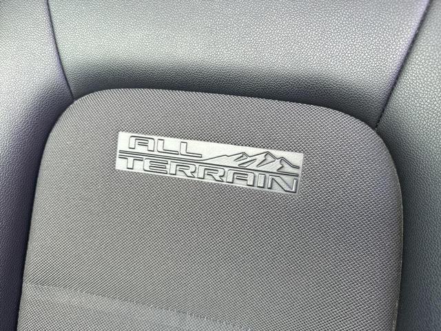 Photo of 2016 Onyx Black GMC Canyon