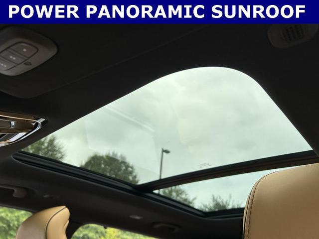Photo of 2021 Diamond Black Crystal Pearlcoat Jeep Grand Cherokee L
