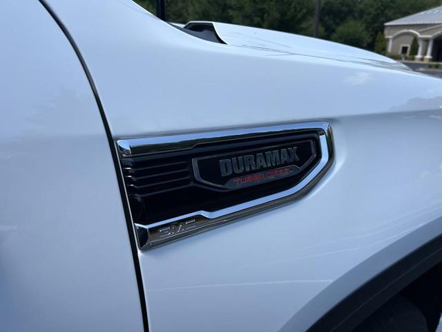 Photo of 2024 Summit White GMC Sierra 1500