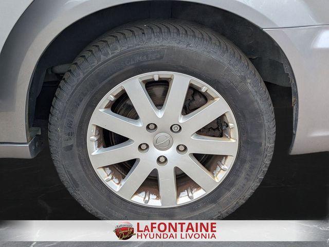 Photo of 2015 Billet Silver Metallic Clearcoat Chrysler Town & Country