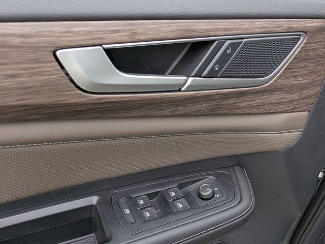Photo of 2025 Avocado Green Pearl Volkswagen Atlas