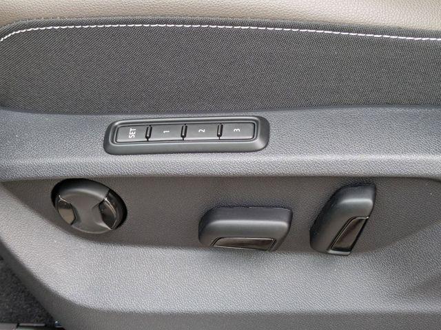 Photo of 2025 Avocado Green Pearl Volkswagen Atlas