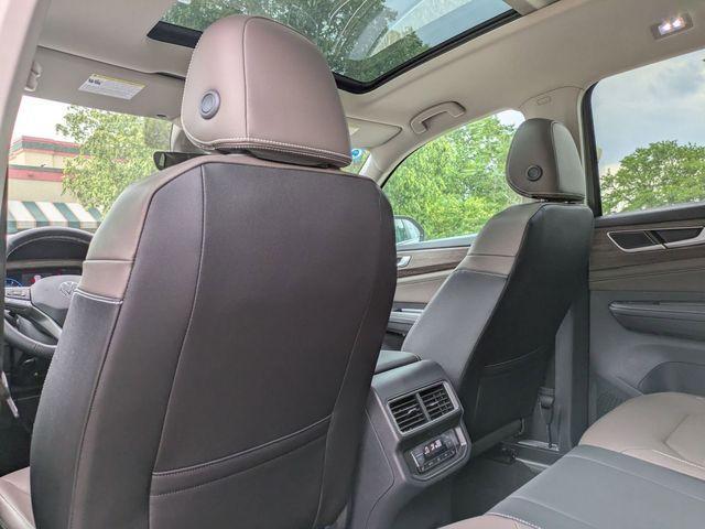 Photo of 2025 Avocado Green Pearl Volkswagen Atlas