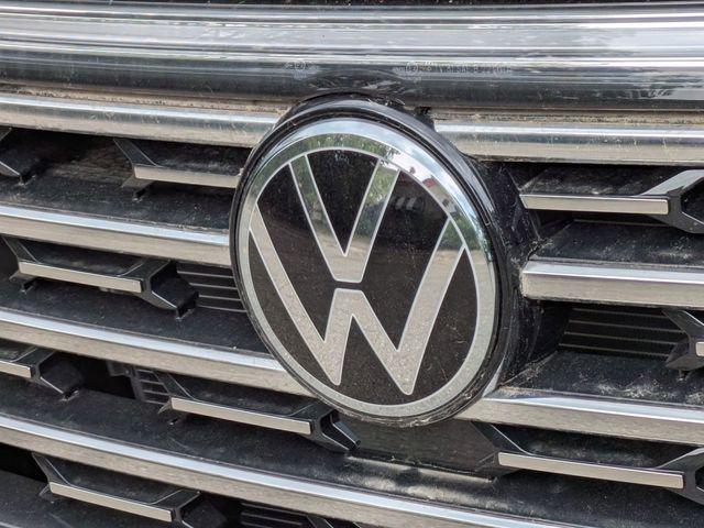 Photo of 2025 Avocado Green Pearl Volkswagen Atlas