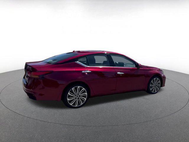 Photo of 2024 Scarlet Ember Nissan Altima