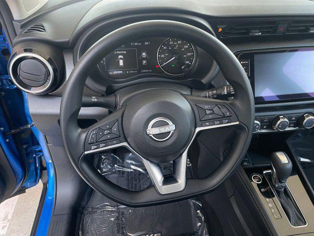 Photo of 2024 Electric Blue Metallic Nissan Kicks