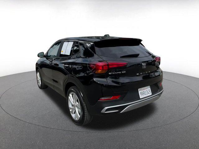 Photo of 2025 Ebony Twilight Metallic Buick Encore GX