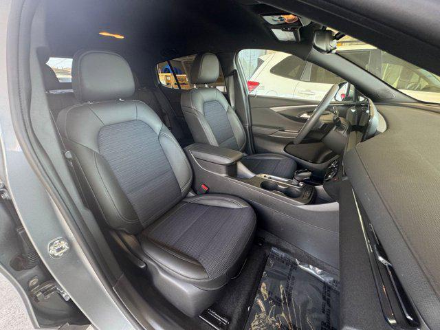 Photo of 2025 Moonstone Gray Metallic Buick Envista