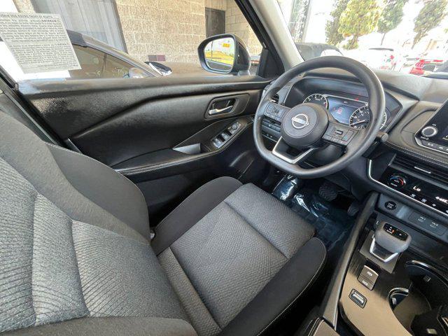 Photo of 2024 Super Black Nissan Rogue