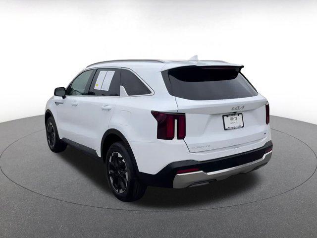 Photo of 2024 Glacial White Pearl Kia Sorento