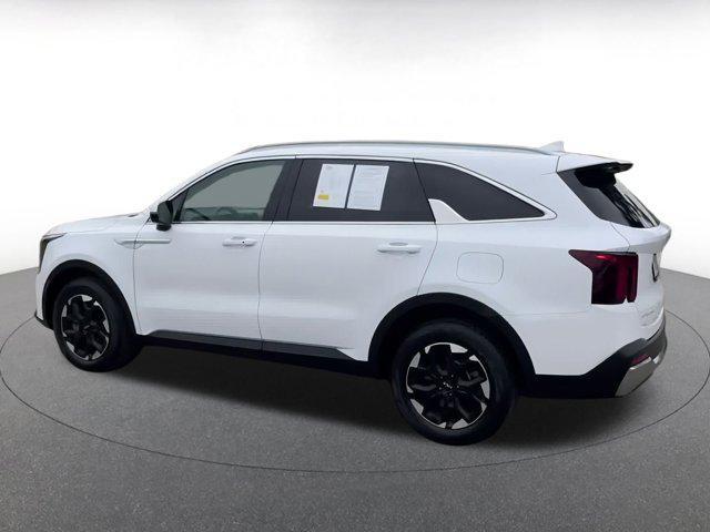 Photo of 2024 Glacial White Pearl Kia Sorento