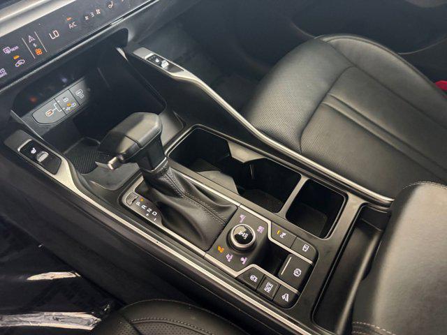 Photo of 2024 Glacial White Pearl Kia Sorento