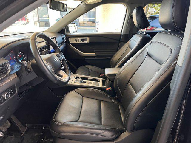 Photo of 2023 Agate Black Metallic Ford Explorer