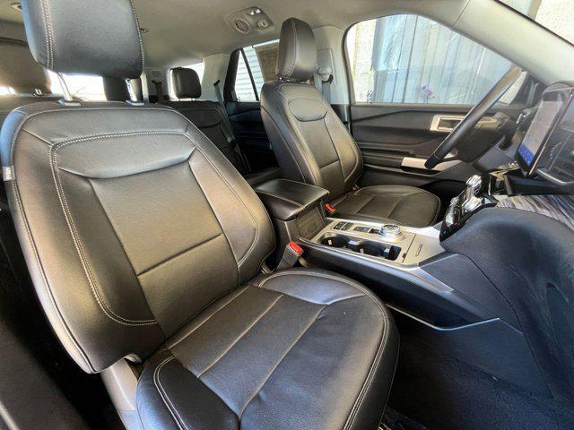 Photo of 2023 Agate Black Metallic Ford Explorer