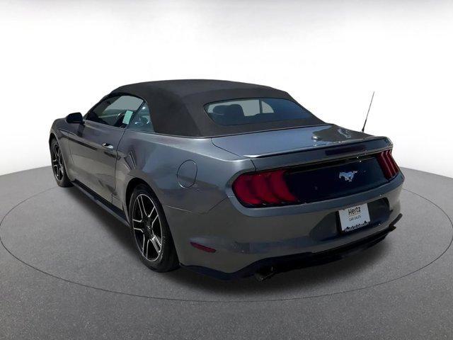 Photo of 2023 Gray Ford Mustang